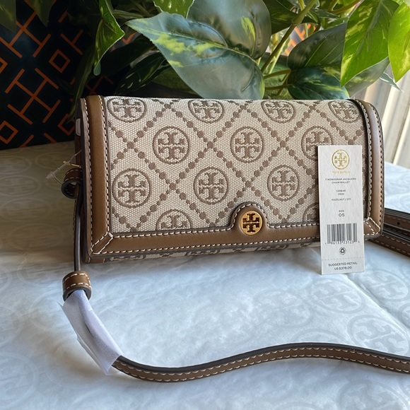 New, T monogram jacquard chain wallet - Picture 6 of 17